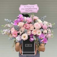 Hộp hoa tím nhập Be my guest